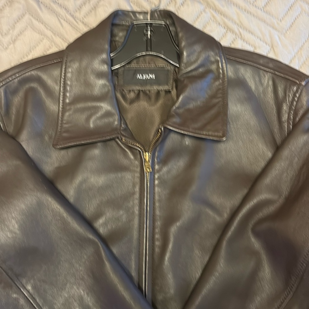 Men's ALFANI leather jacket. Shows some wear. Please ask before